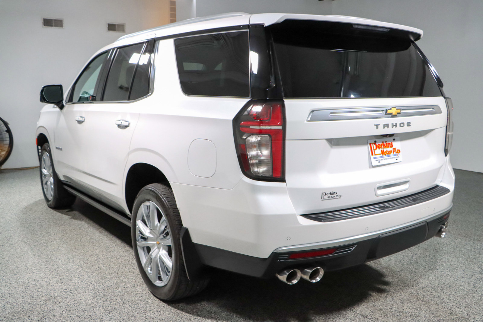 Used 2023 Chevrolet Tahoe High Country w/ Premium Package AWD/4WD image 9