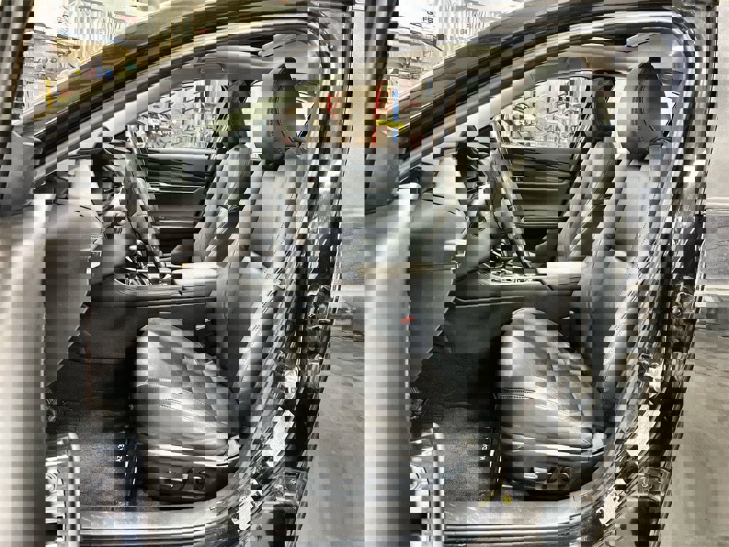 Used 2022 MAZDA MAZDA3 s image 11