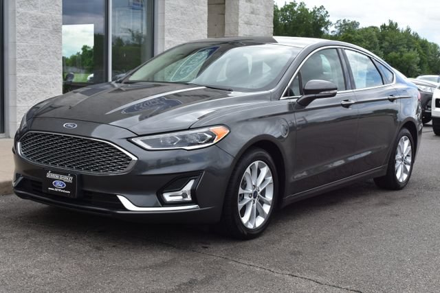 Used 2019 Ford Fusion Energi Titanium FWD image 15