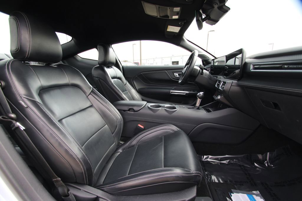 Used 2024 Ford Mustang Premium image 7