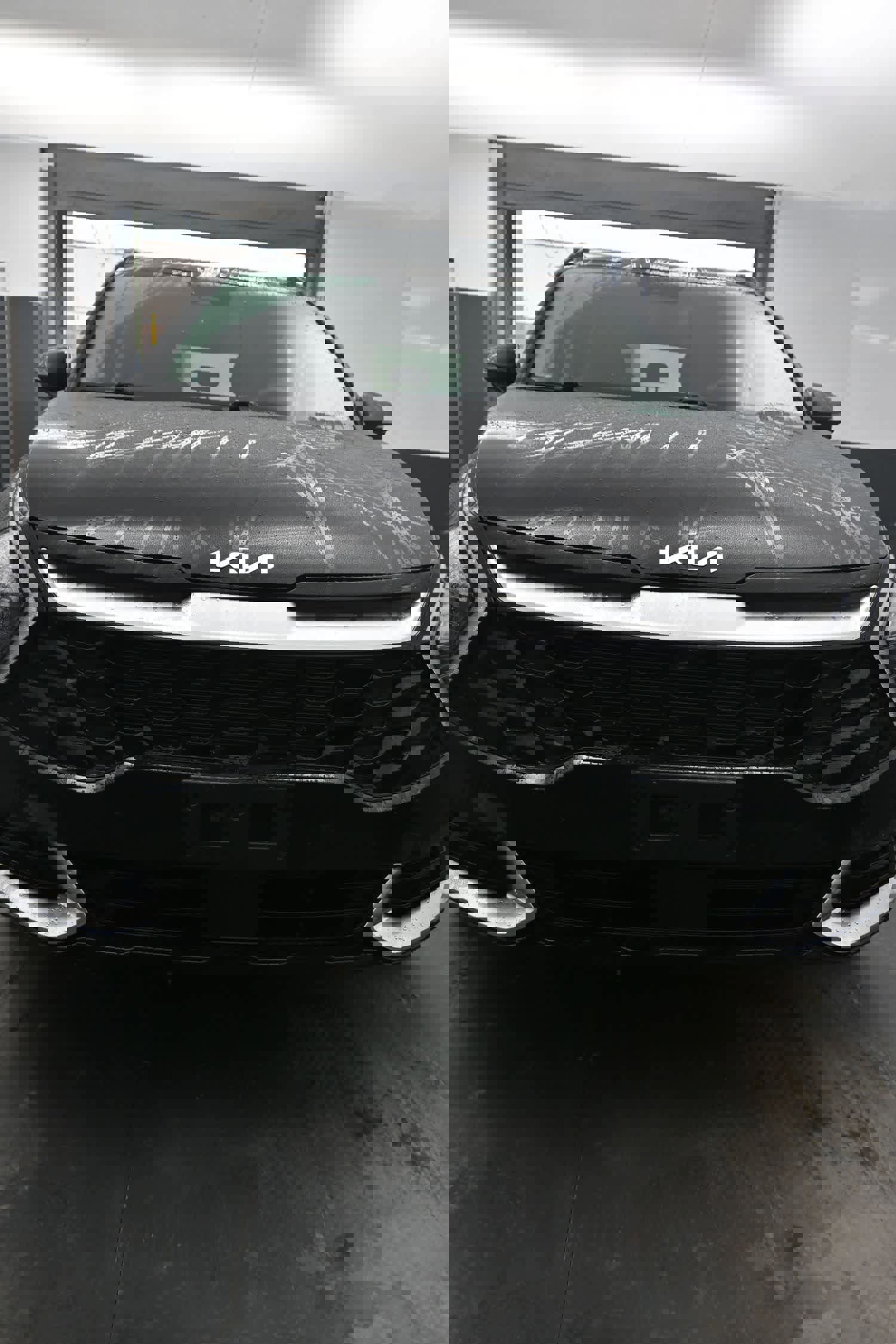 Used 2025 Kia Sportage SX image 3