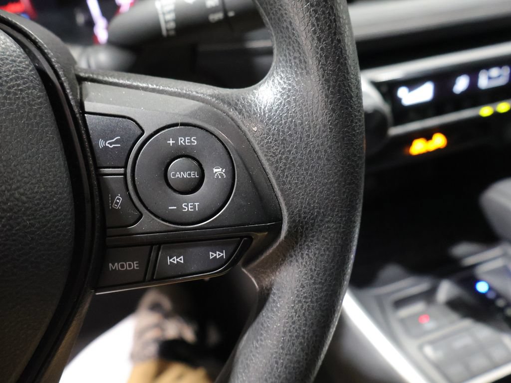 Used 2025 Toyota RAV4 LE AWD/4WD image 34