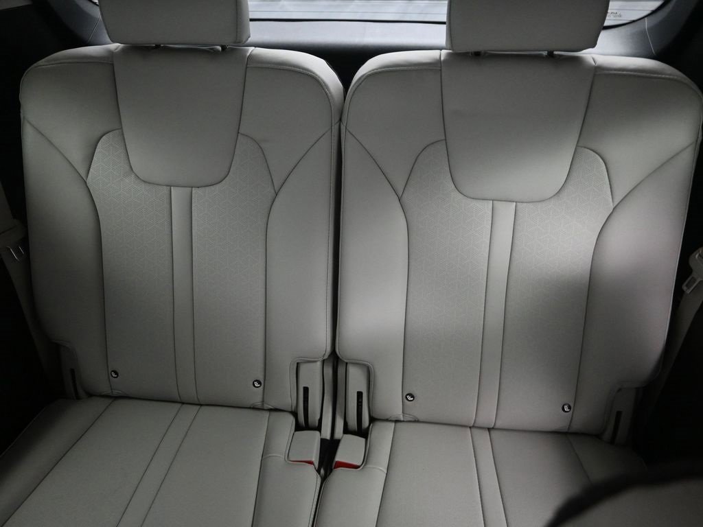 Certified 2024 Kia Sorento EX image 31