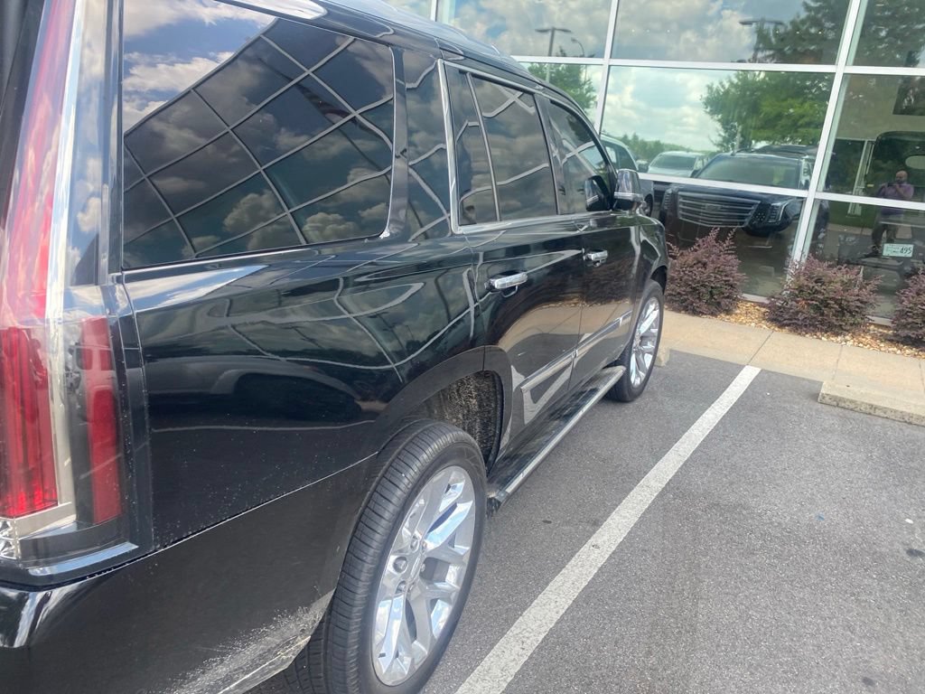 Used 2019 Cadillac Escalade Platinum AWD/4WD image 6