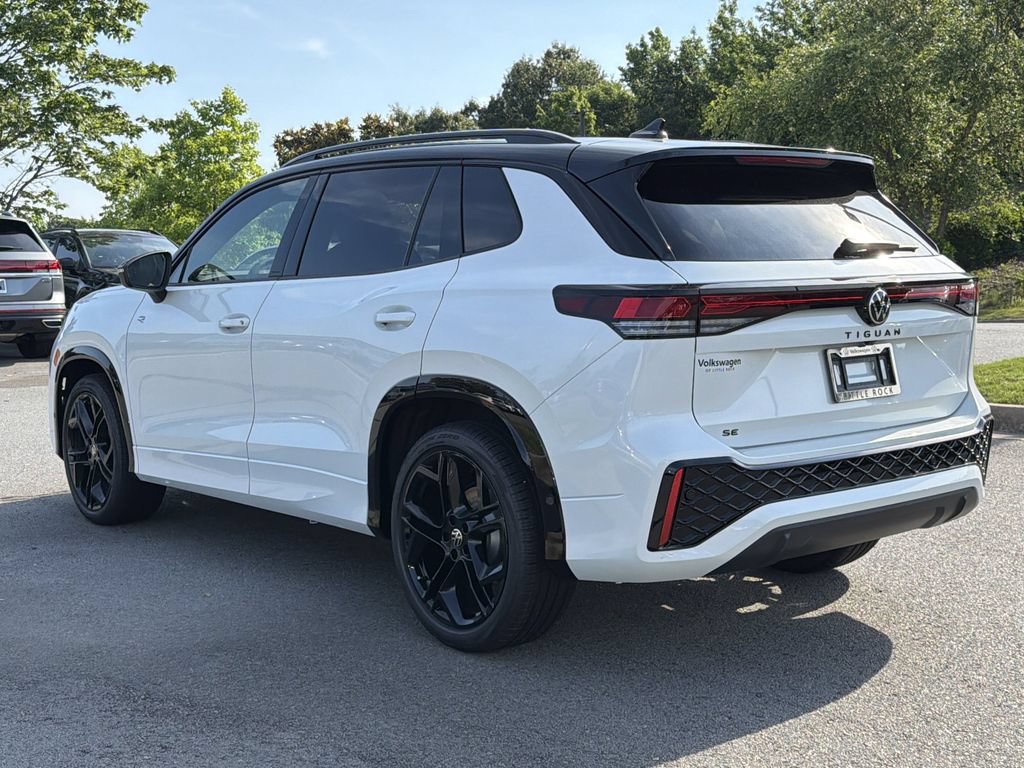 New 2026 Volkswagen Tiguan SE R-Line FWD image 2