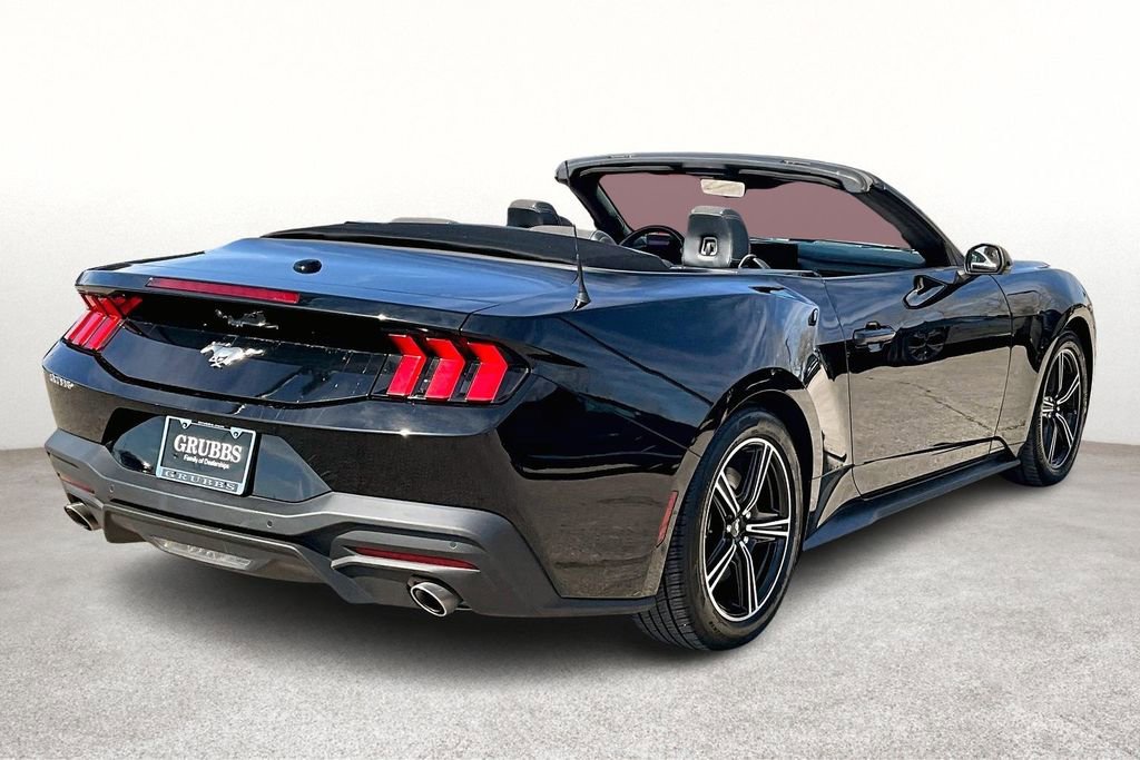 Used 2024 Ford Mustang Convertible image 2