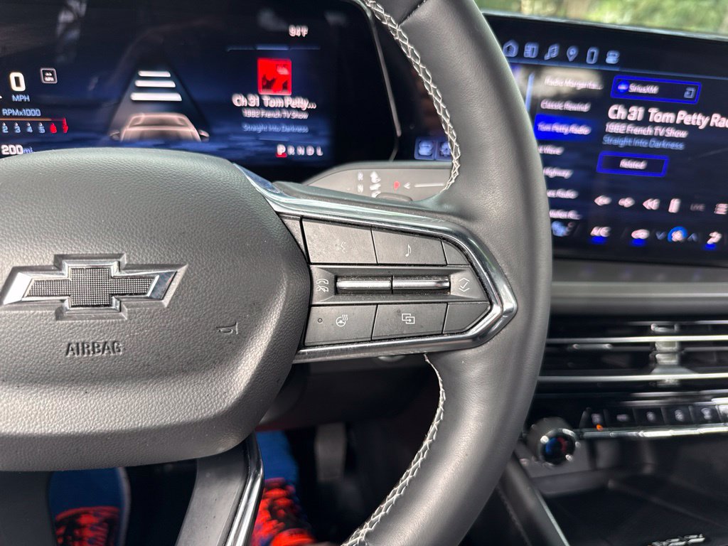 Used 2024 Chevrolet Traverse LT w/ Midnight/Sport Edition FWD image 33