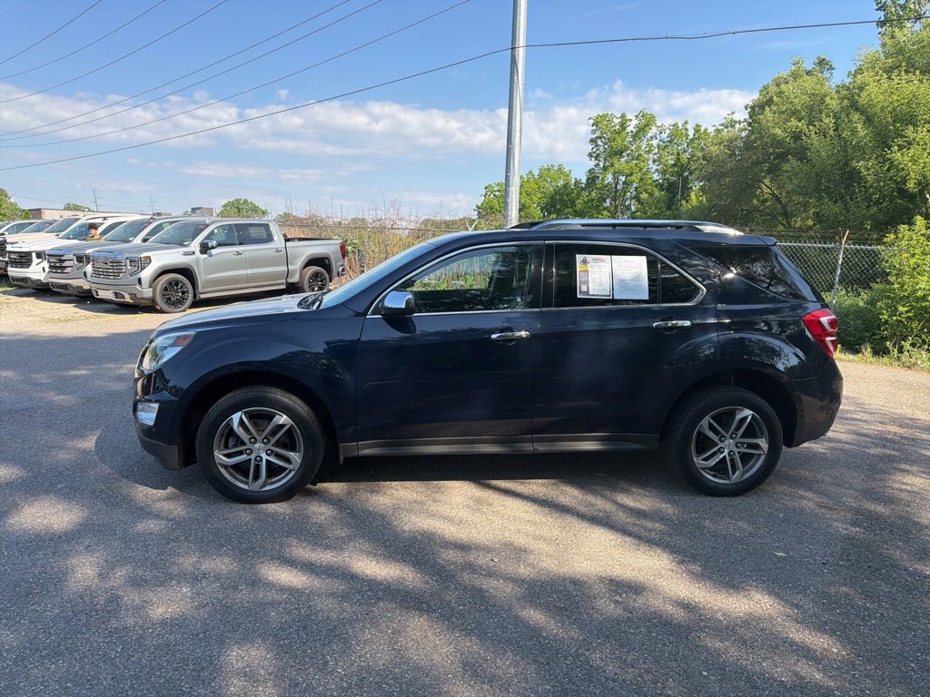 Used 2017 Chevrolet Equinox Premier w/ Enhanced Convenience Package AWD/4WD image 3