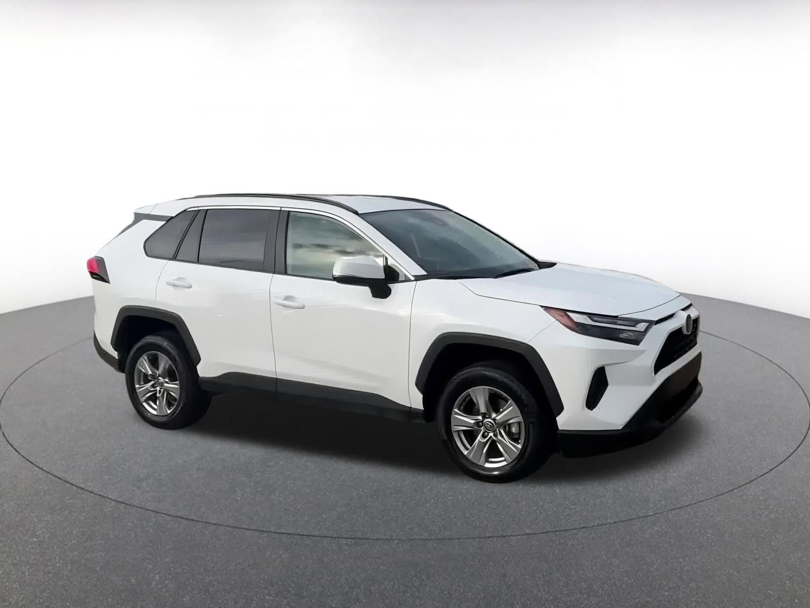 Used 2025 Toyota RAV4 XLE video 2