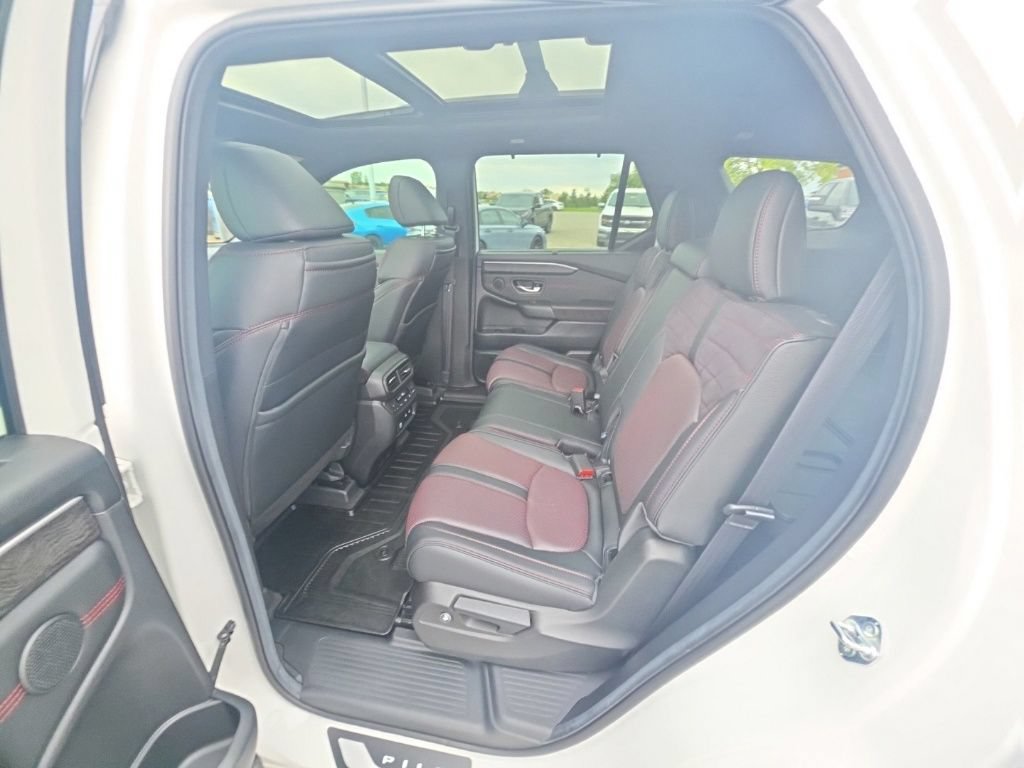 Certified 2026 Honda Pilot Black Edition image 27