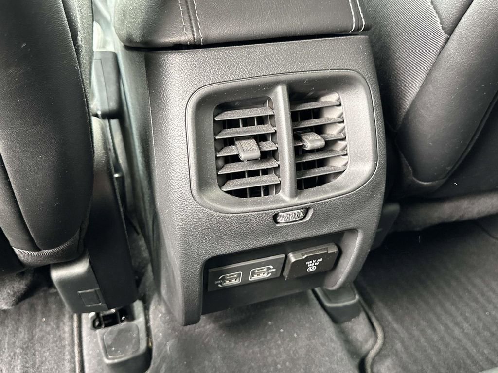 Used 2022 Jeep Cherokee Latitude Lux AWD/4WD image 13