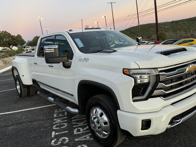 Certified 2024 Chevrolet Silverado 3500 High Country w/ Technology Package image 6