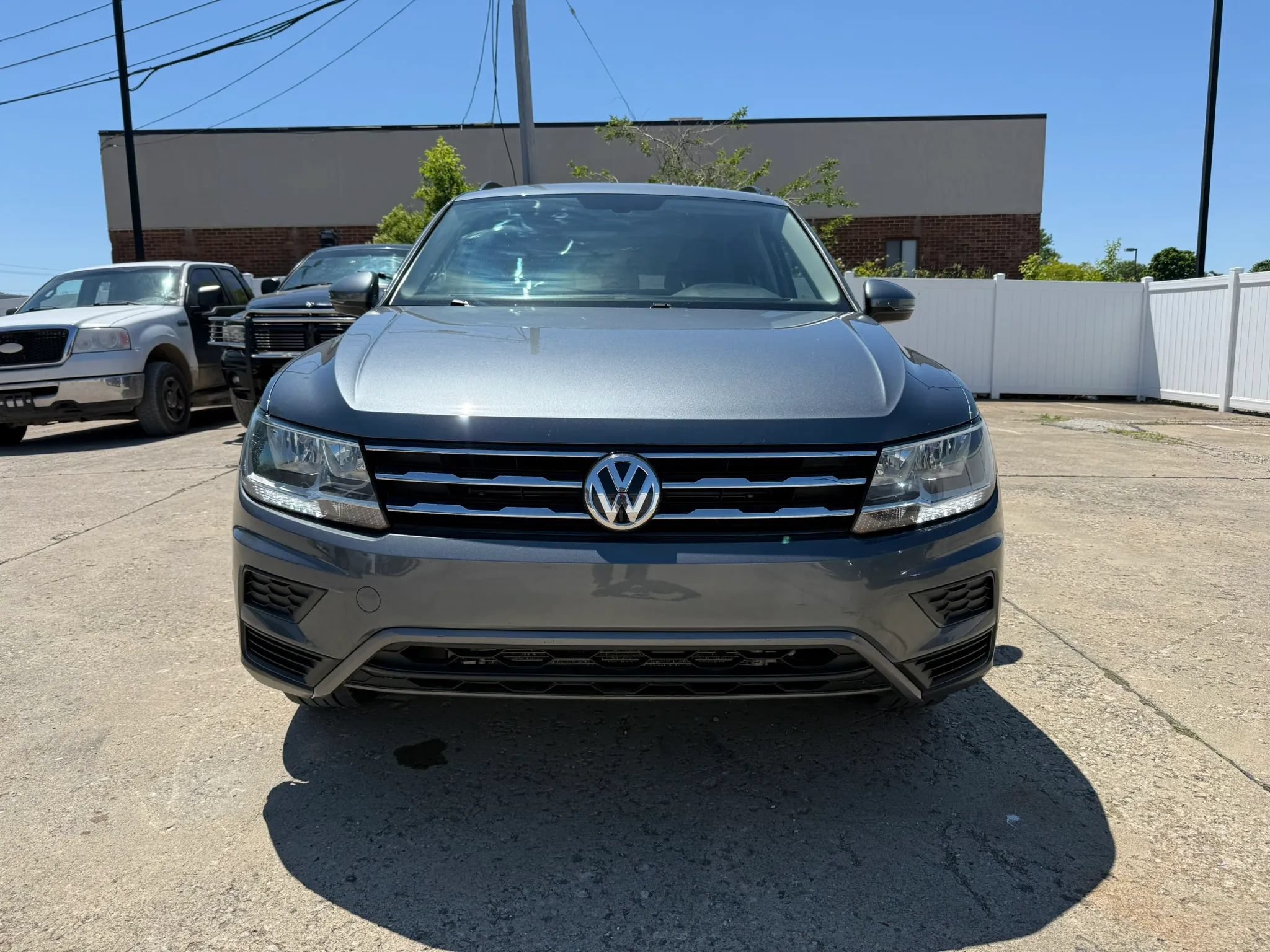 Used 2021 Volkswagen Tiguan SE R-Line AWD/4WD image 4