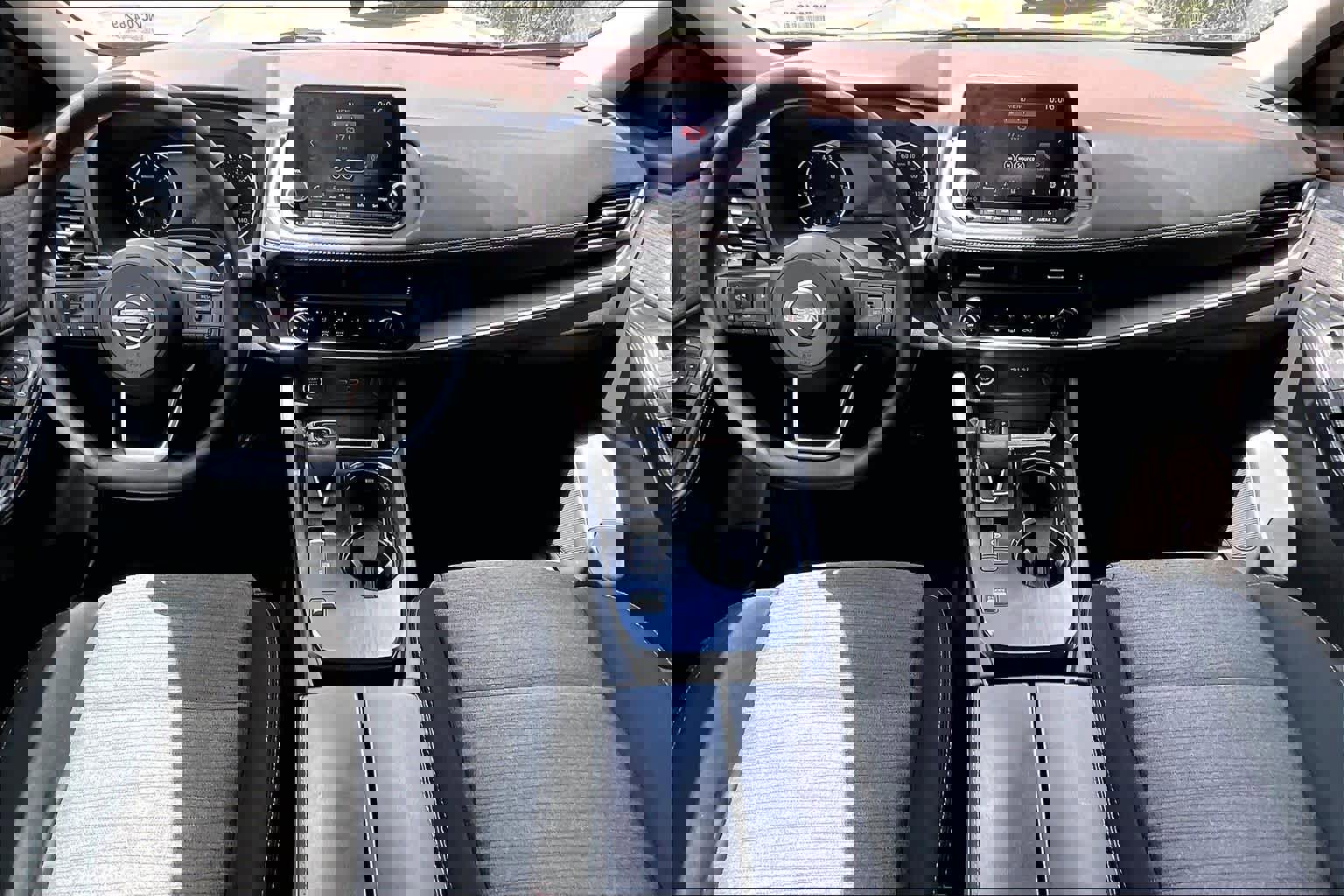 Used 2022 Nissan Rogue S image 14