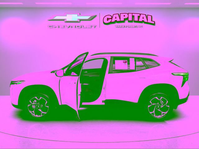 Used 2025 Chevrolet Trax LT w/ Driver Confidence Package FWD image 9