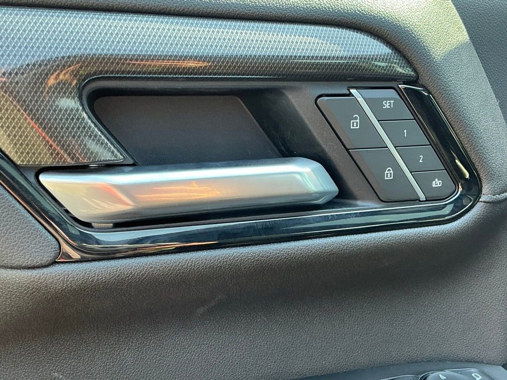 Used 2025 GMC Sierra 2500 AT4 w/ AT4 Premium Plus Package image 27