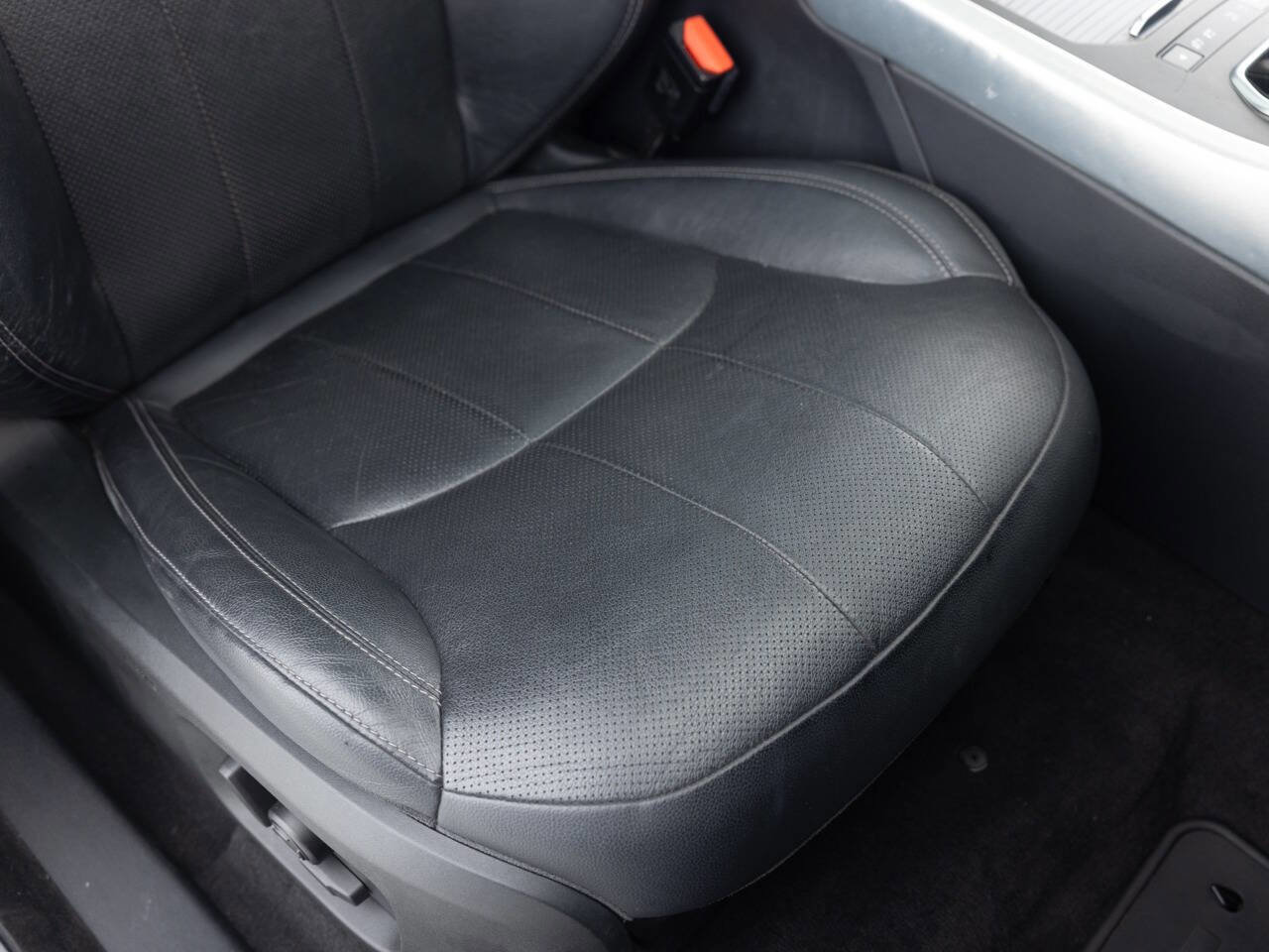 Used 2017 Land Rover Range Rover Evoque SE image 25