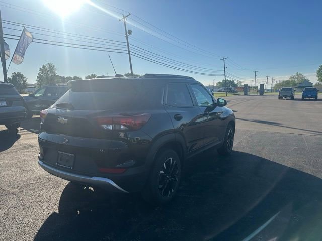 Used 2022 Chevrolet TrailBlazer LT w/ Convenience Package AWD/4WD image 4