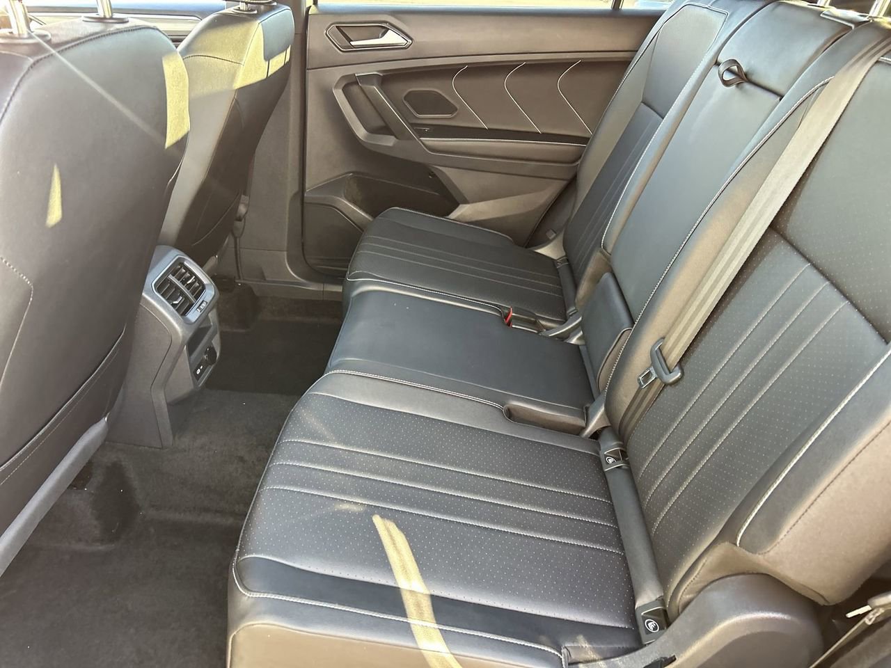 Certified 2024 Volkswagen Tiguan SE R-Line FWD image 14