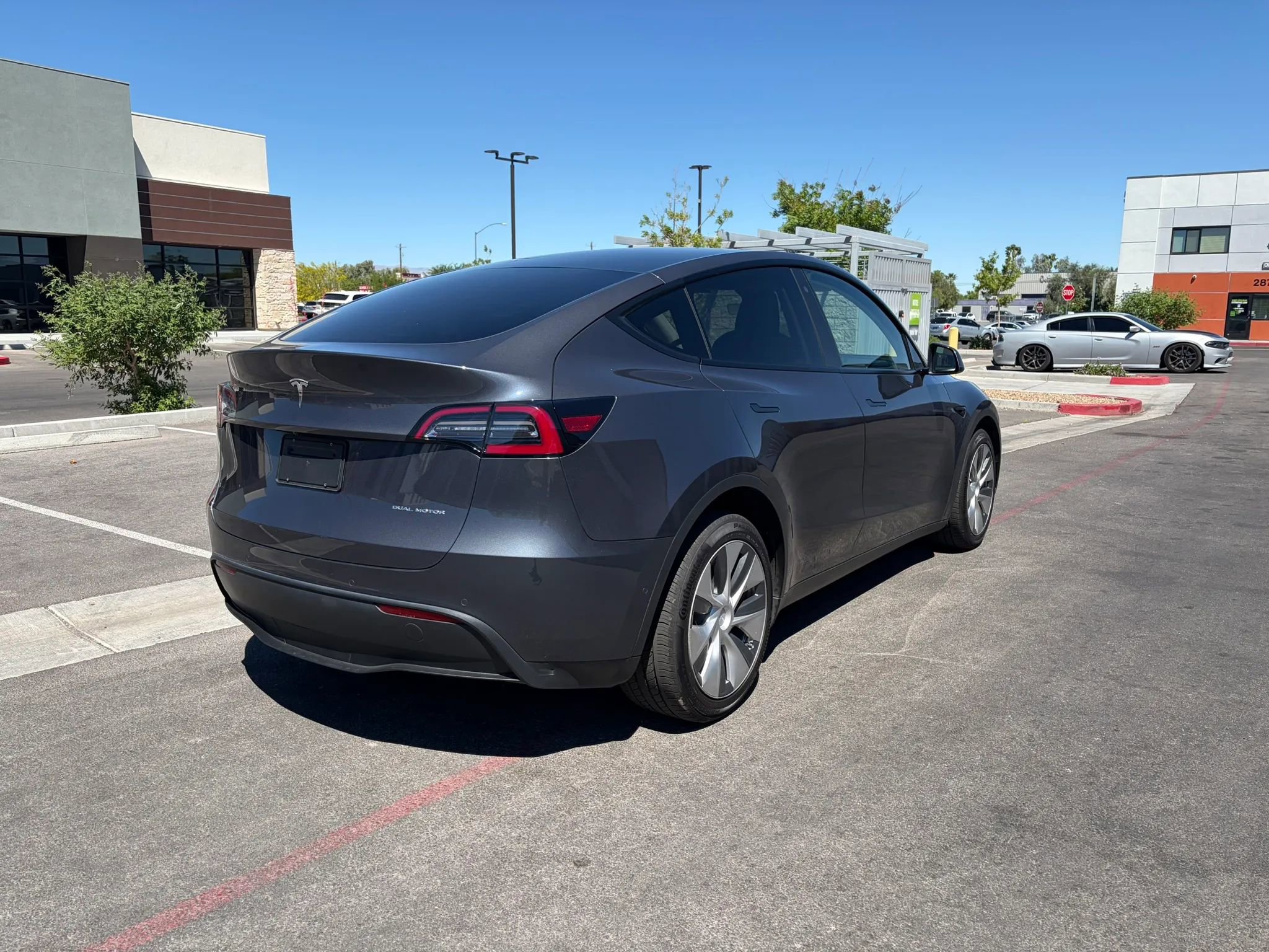 Used 2020 Tesla Model Y Long Range image 5