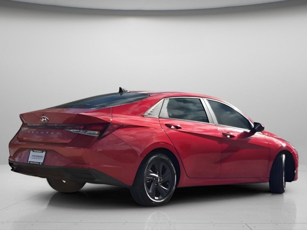 Used 2023 Hyundai Elantra SEL w/ Cargo Package FWD image 21