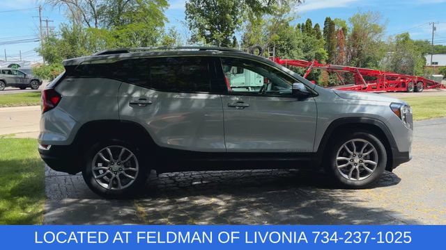 Certified 2023 GMC Terrain SLT FWD image 9