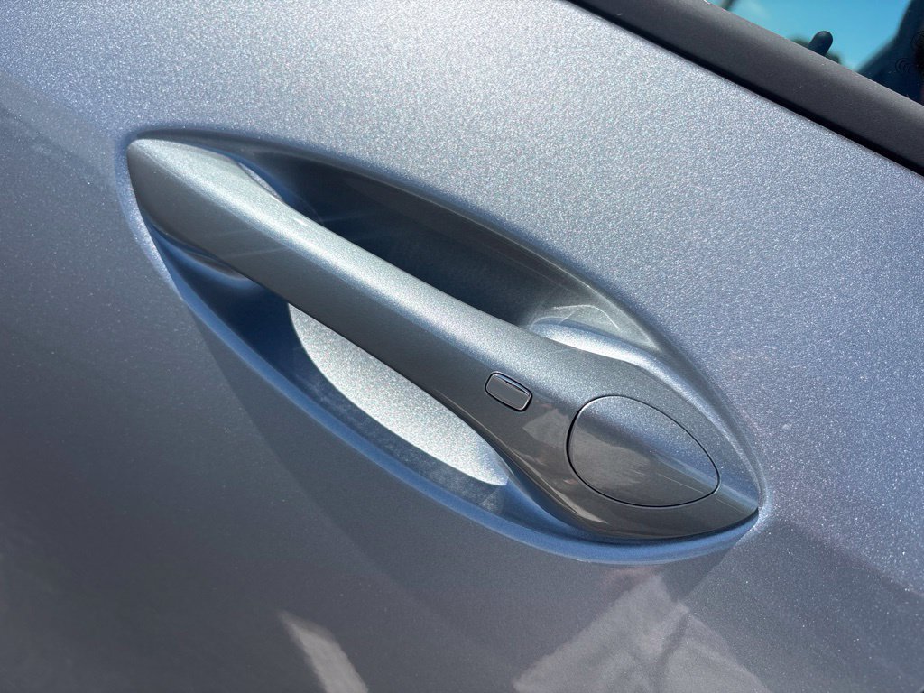New 2026 Chevrolet Trax RS w/ Sunroof Package FWD image 8