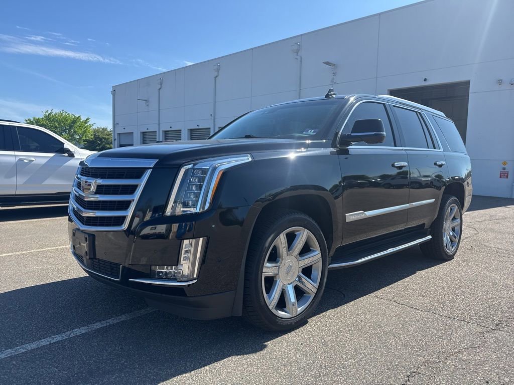 Used 2019 Cadillac Escalade Premium Luxury AWD/4WD image 4