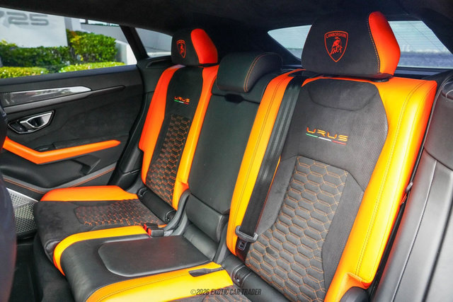 Used 2022 Lamborghini Urus image 45