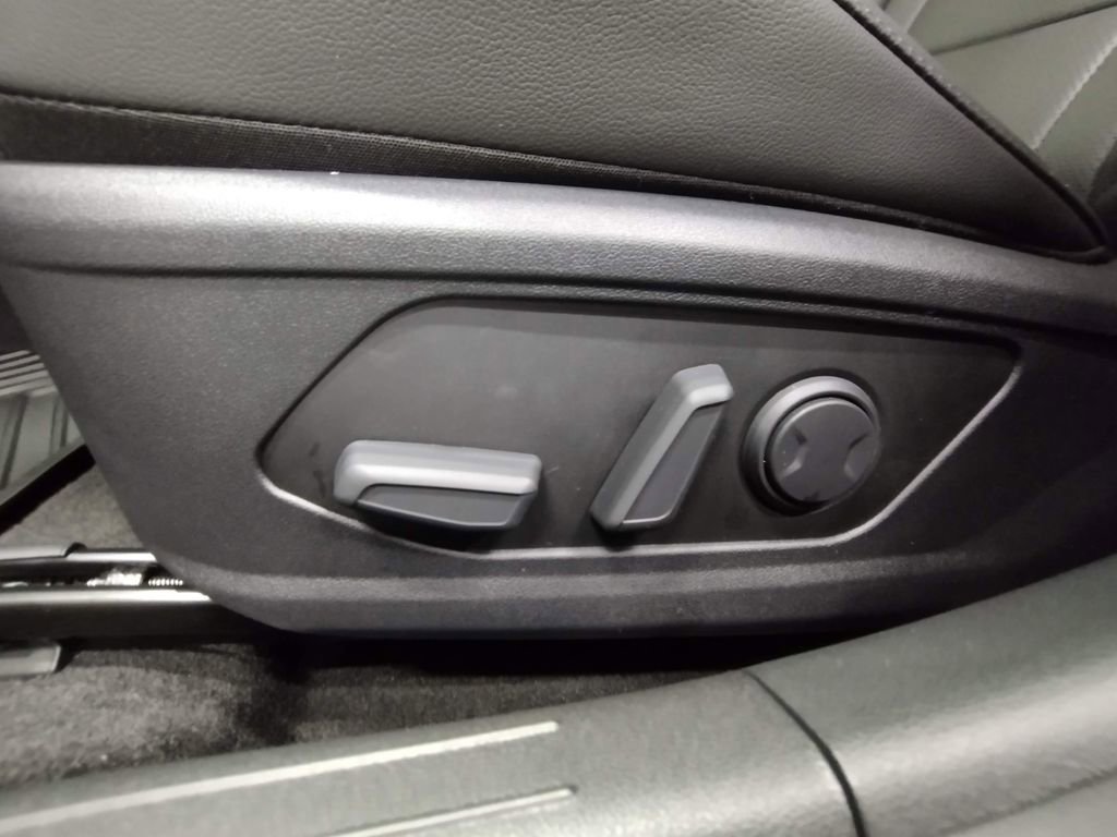 New 2026 Hyundai Elantra Limited FWD image 22
