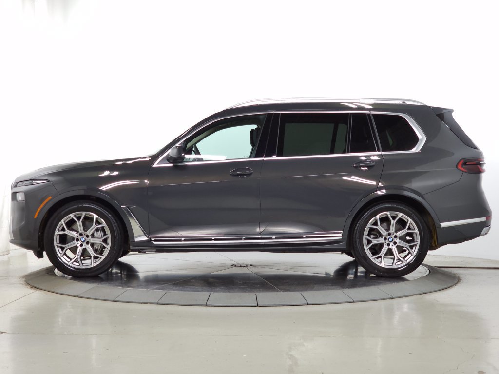 Used 2026 BMW X7 xDrive40i w/ Premium Package AWD/4WD image 4