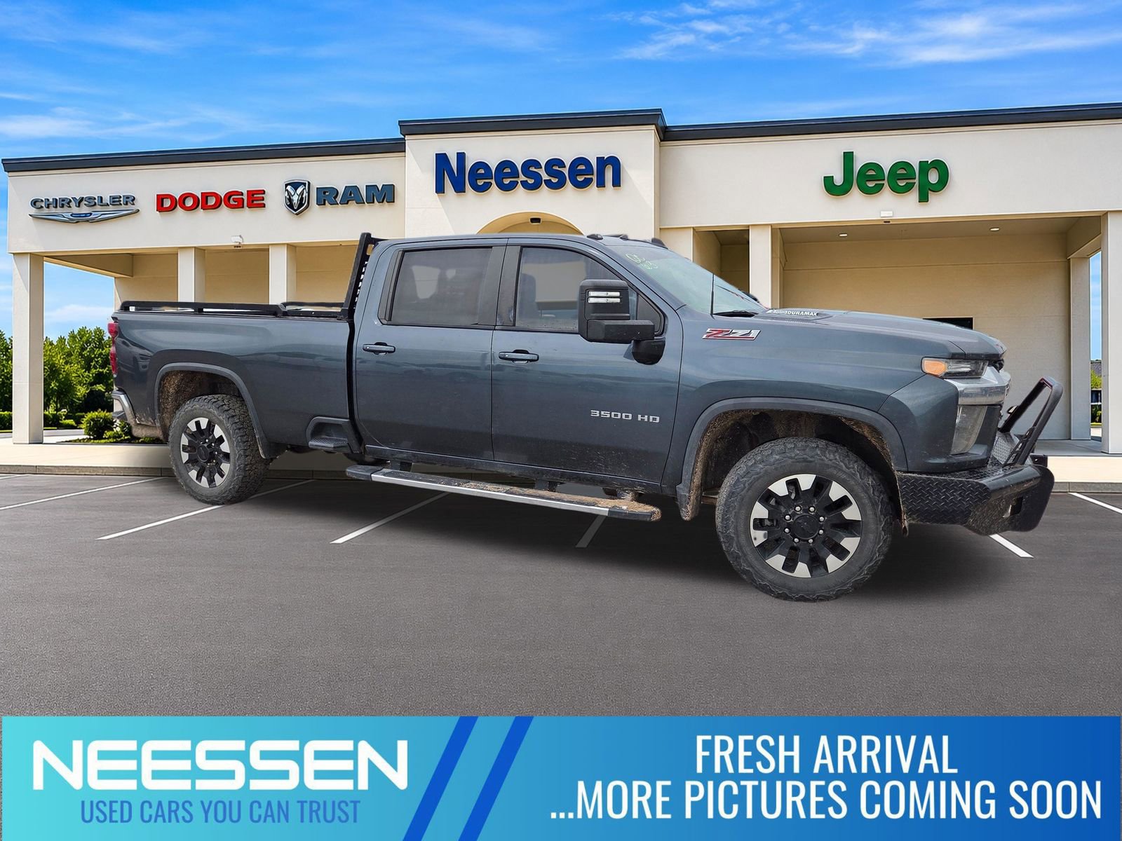 Used 2020 Chevrolet Silverado 3500 LT w/ Convenience Package AWD/4WD image 1