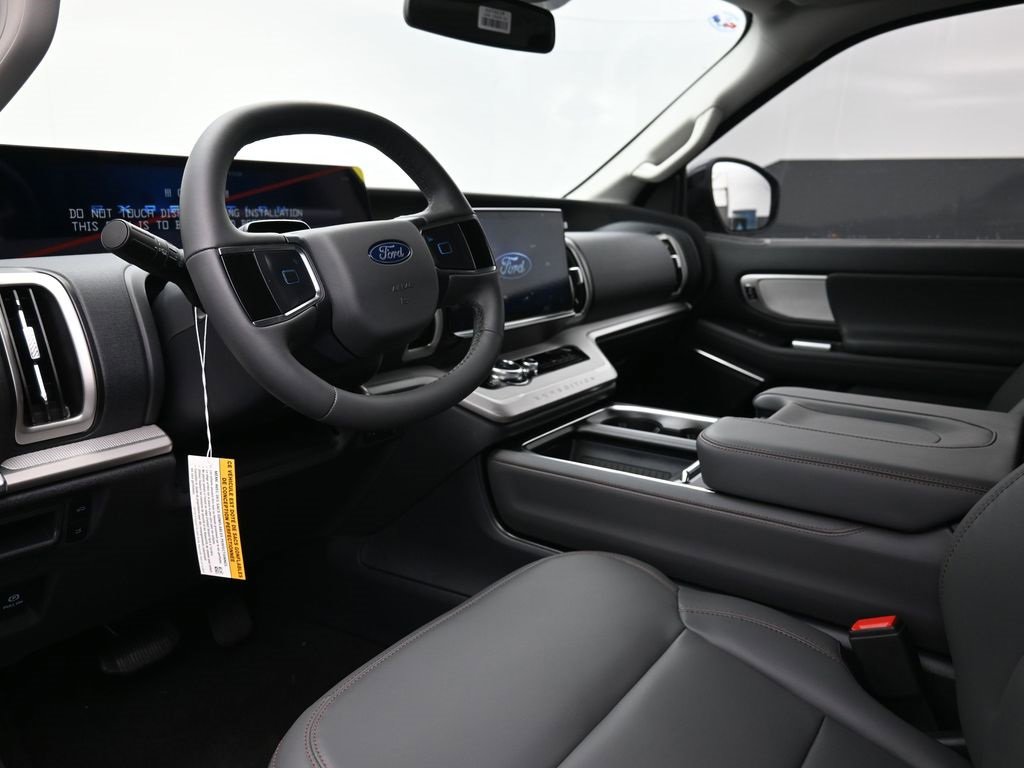 New 2025 Ford Expedition Active image 18