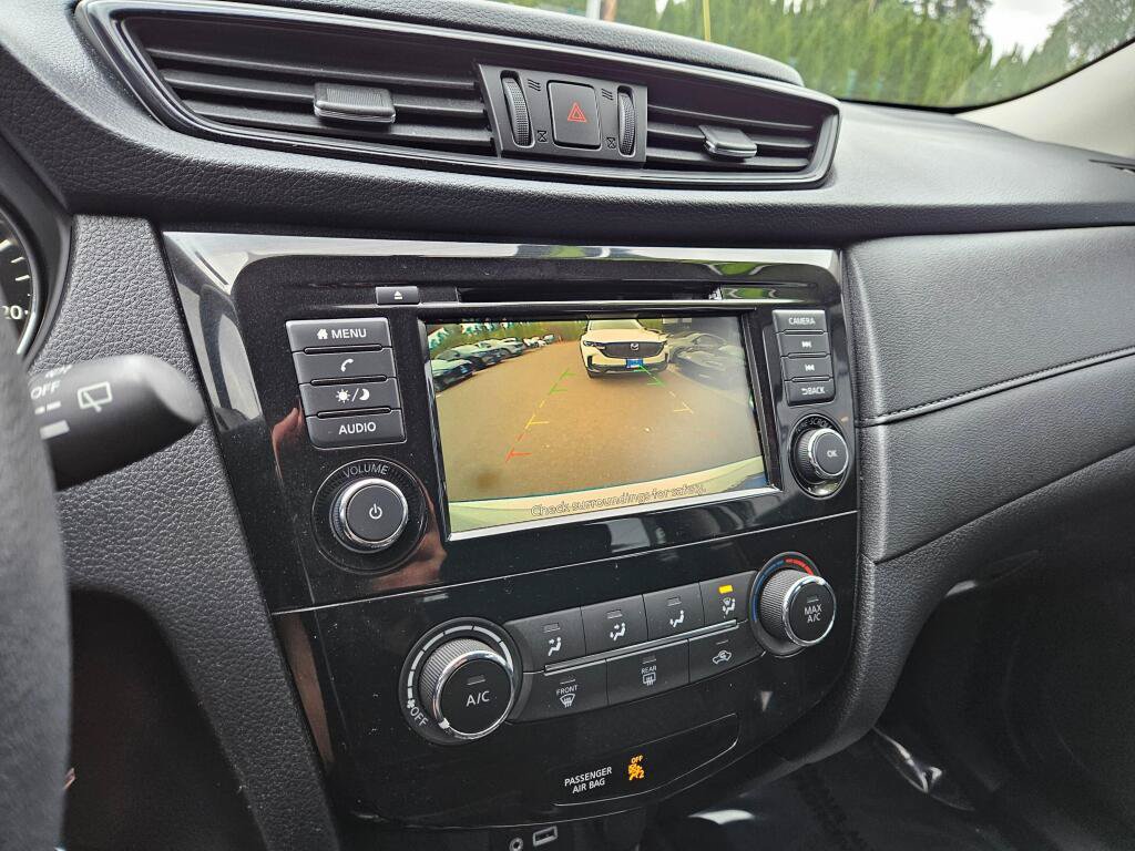 Used 2018 Nissan Rogue S AWD/4WD image 23