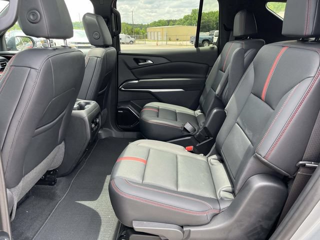 Used 2024 Chevrolet Traverse RS FWD image 16