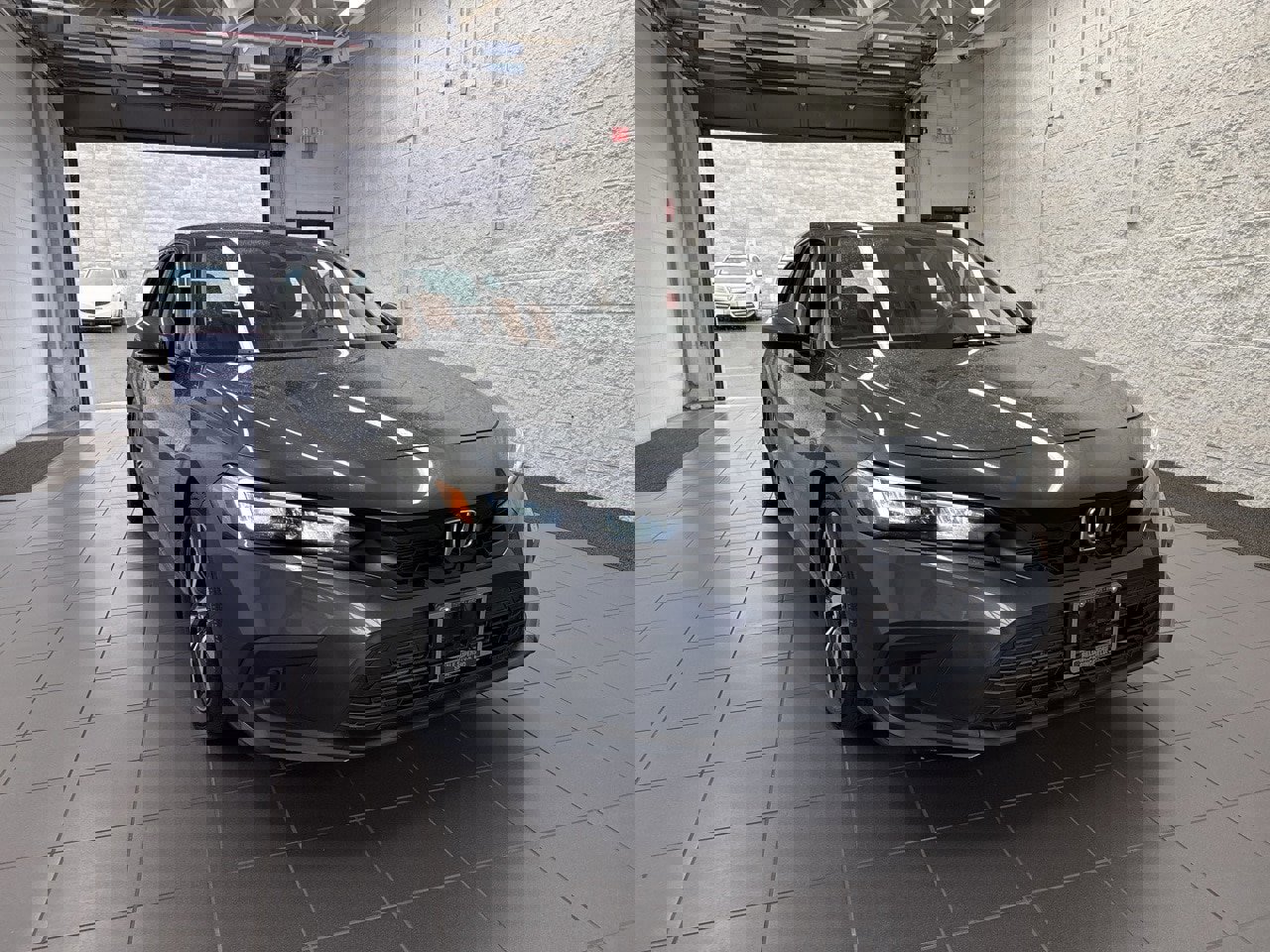 Used 2023 Honda Civic EX-L image 2