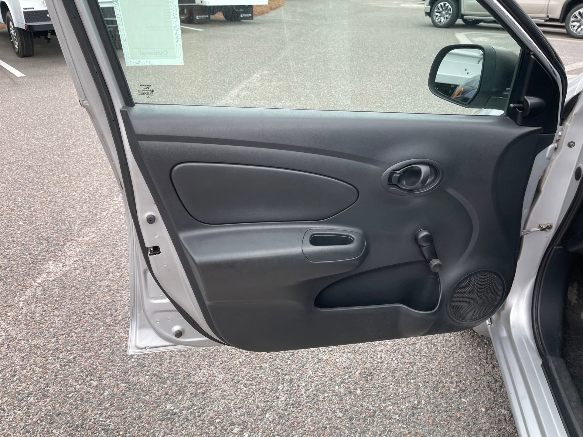 Used 2015 Nissan Versa S FWD image 11