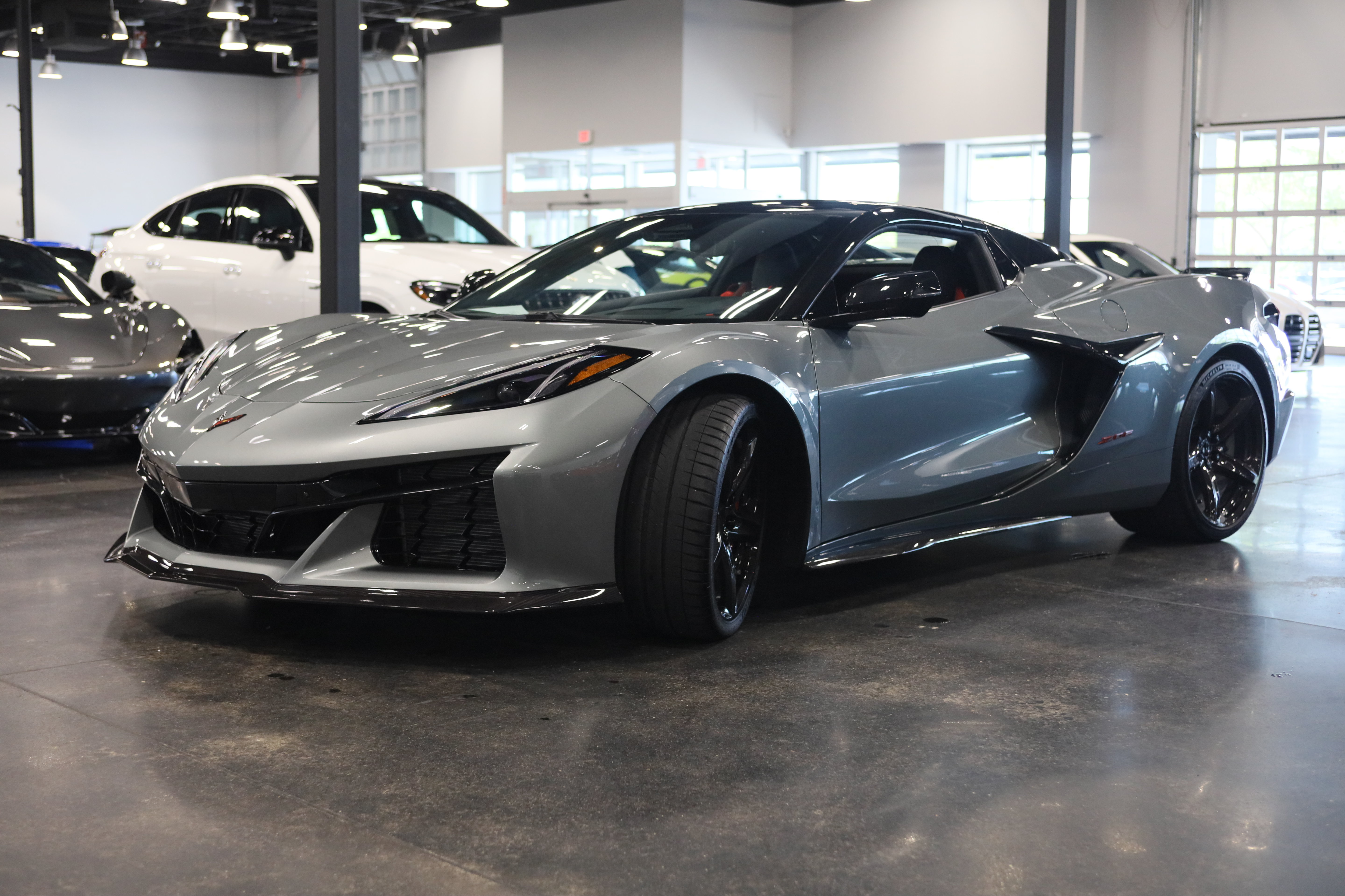 Used 2024 Chevrolet Corvette Z06 RWD image 5