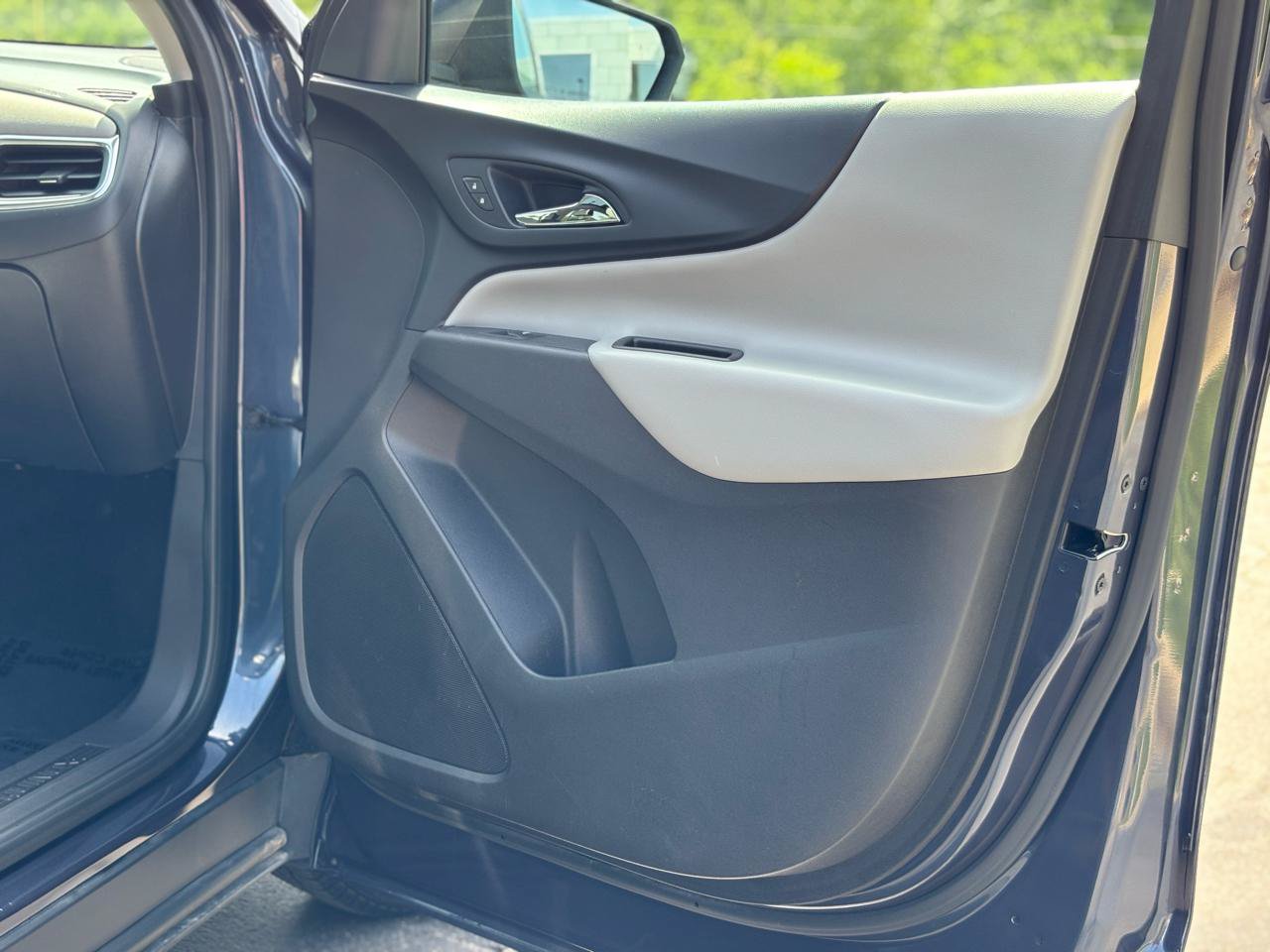 Used 2018 Chevrolet Equinox LT w/ Sun & Infotainment Package FWD image 39
