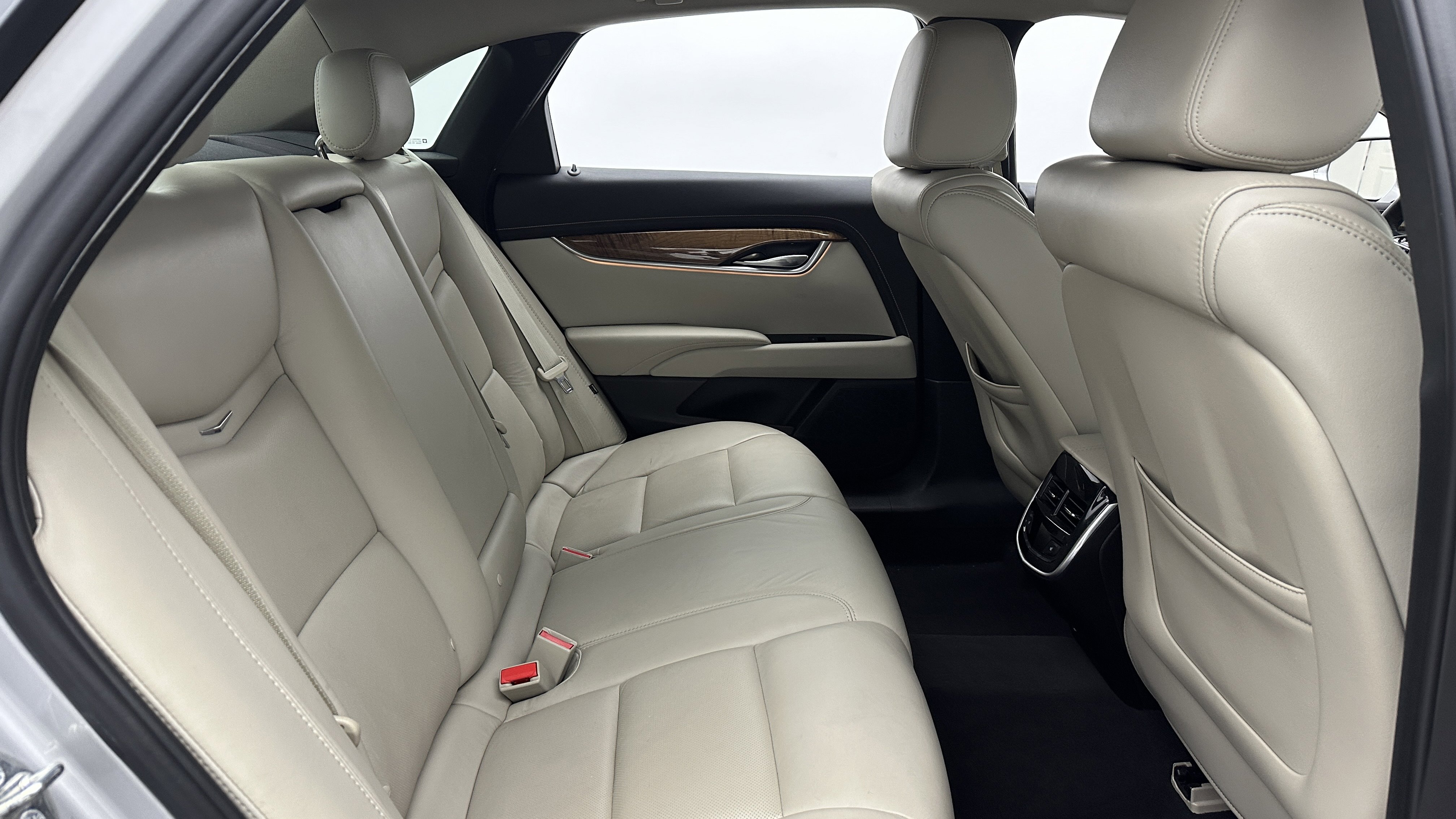 Used 2019 Cadillac XTS Luxury image 30