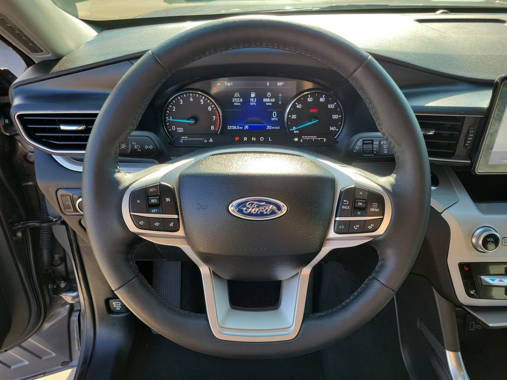 Used 2024 Ford Explorer XLT w/ Equipment Group 202A AWD/4WD image 24