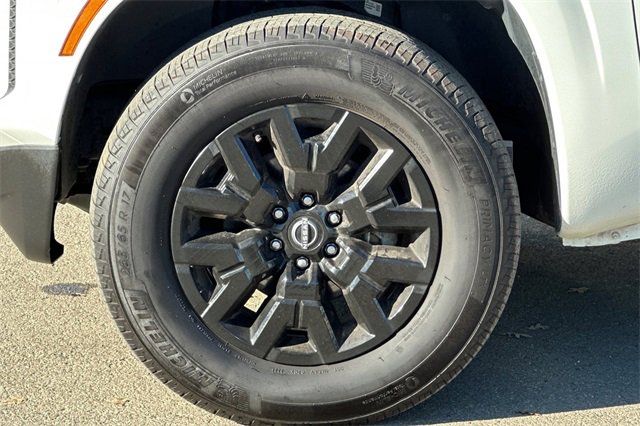 Used 2023 Nissan Frontier SV image 28