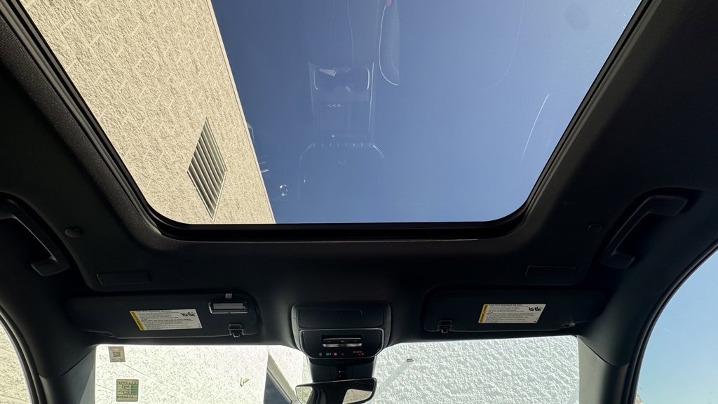 Used 2025 GMC Acadia Denali w/ Super Cruise Package image 15