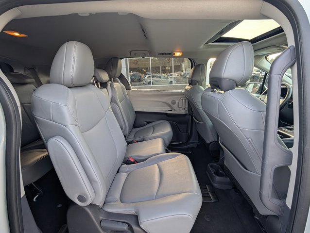 Used 2024 Toyota Sienna XLE image 19
