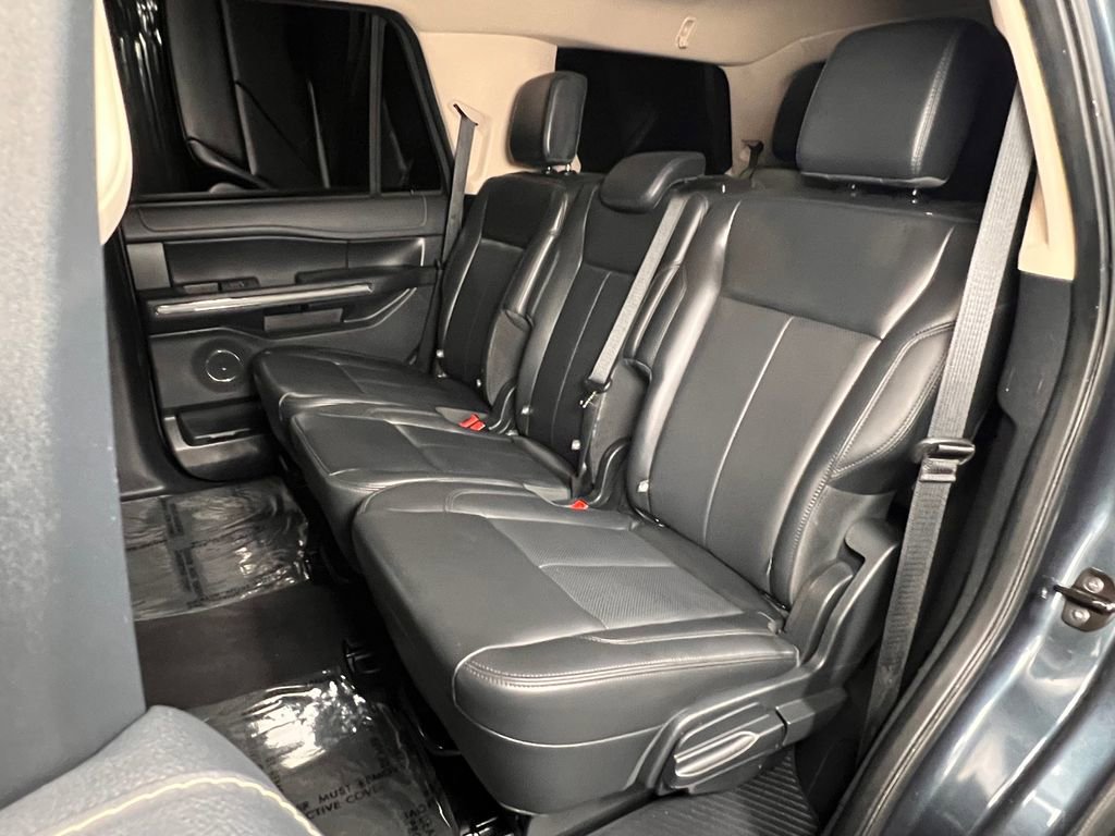 Used 2024 Ford Expedition XLT image 22