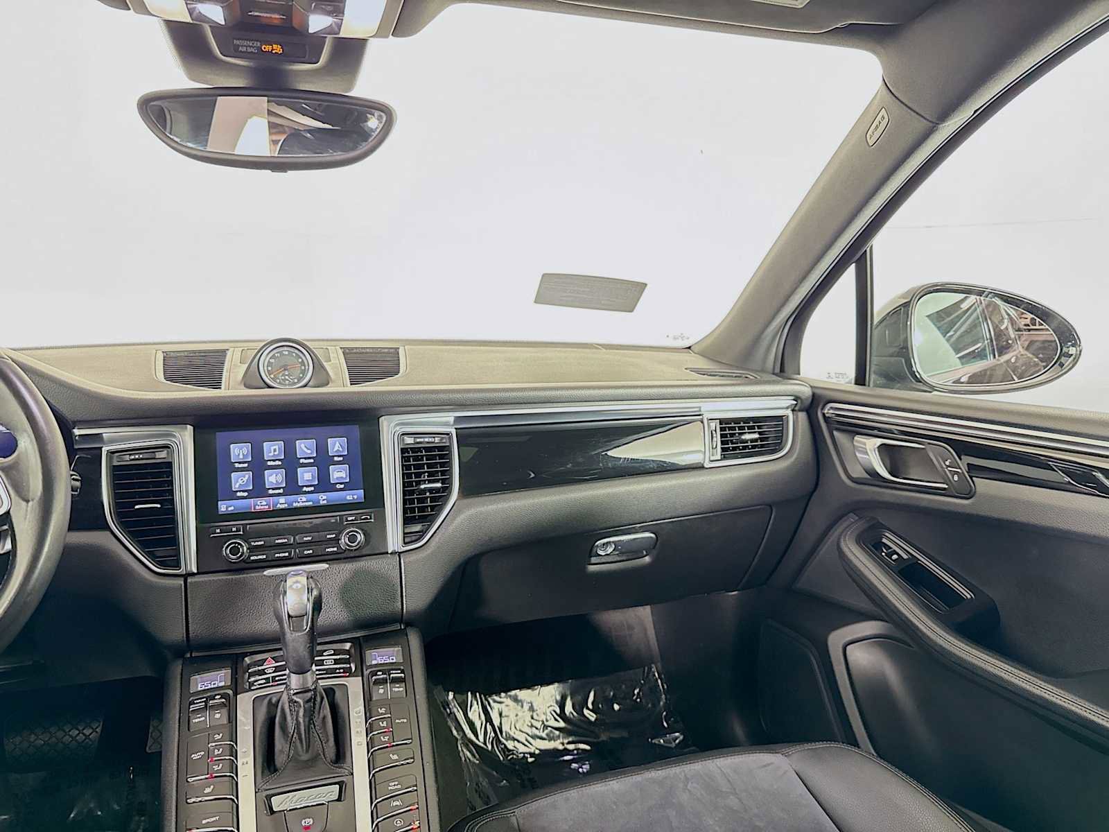 Used 2017 Porsche Macan image 34