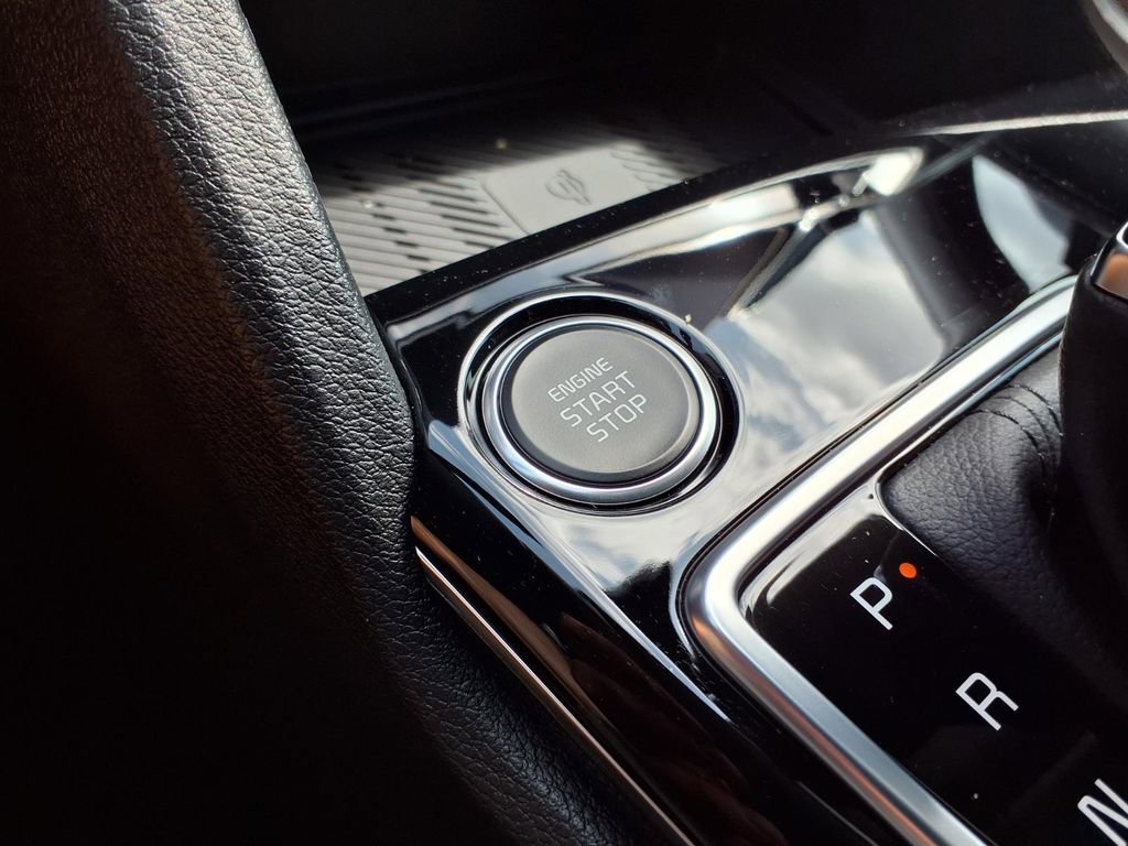 Used 2025 Kia Sportage SX image 13