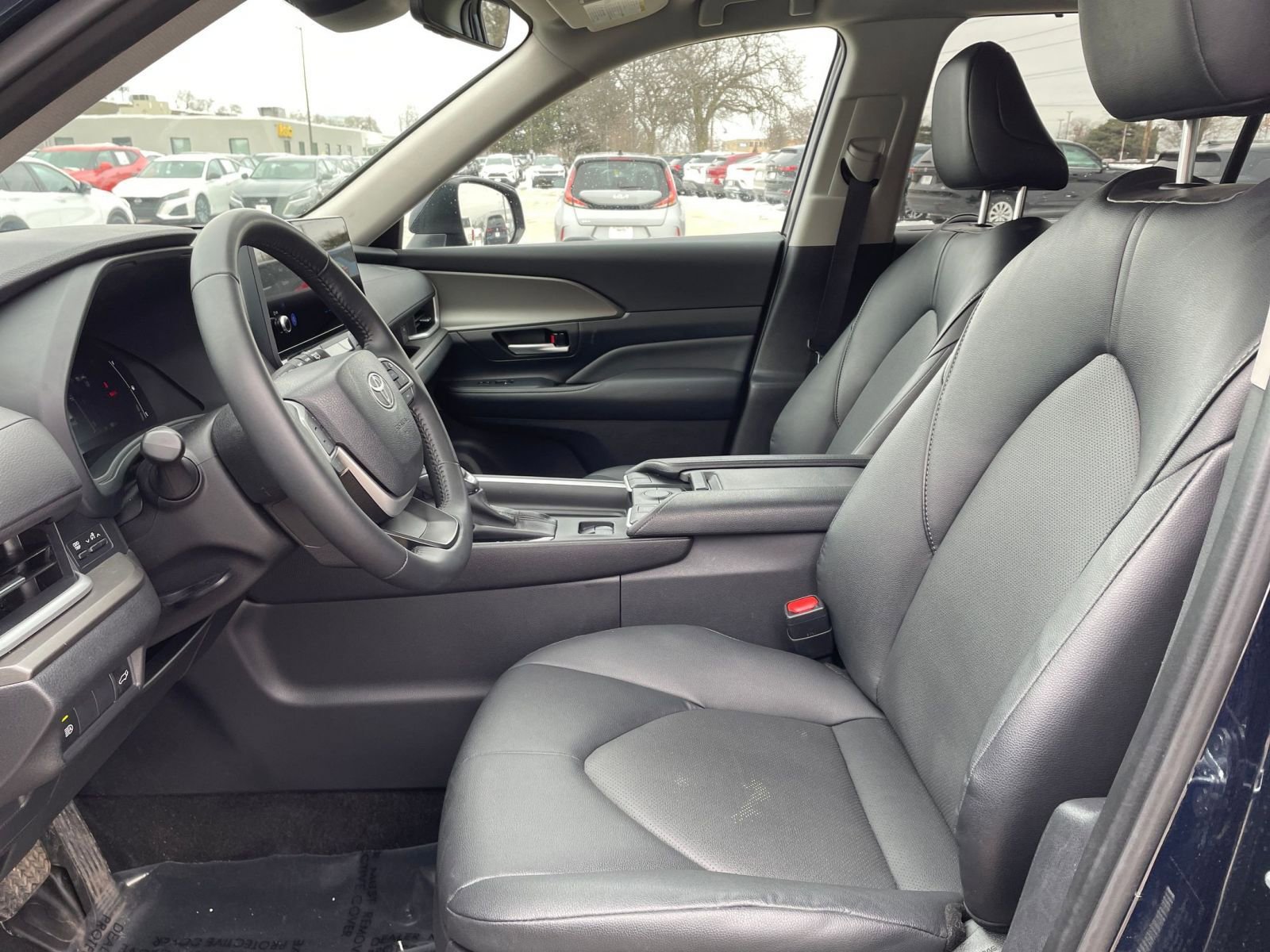 Used 2025 Toyota Grand Highlander FWD image 28