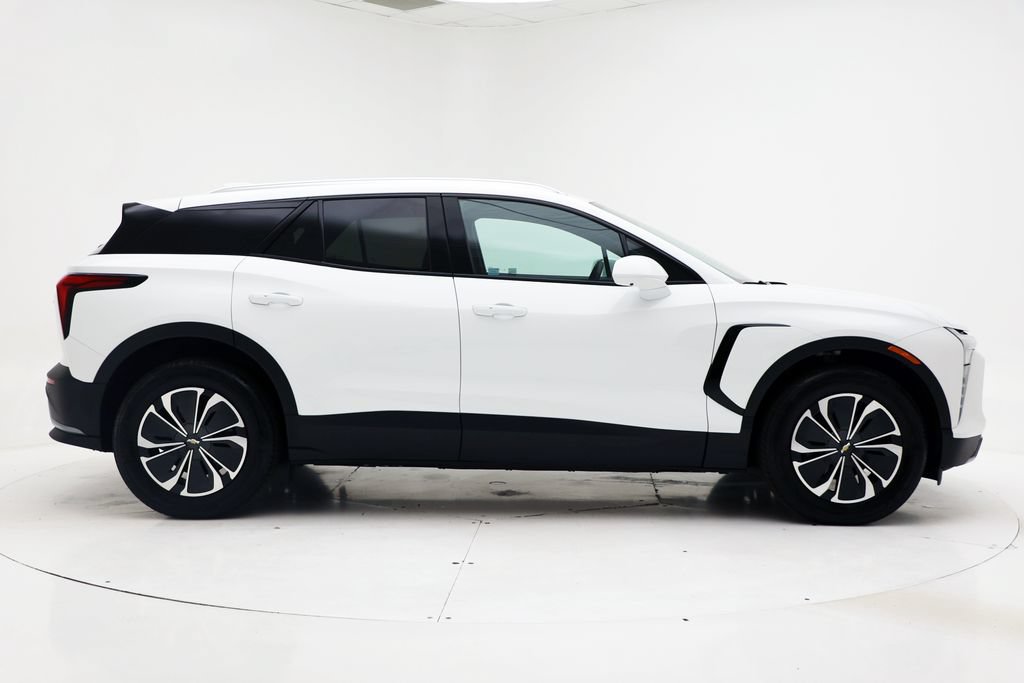 Used 2025 Chevrolet Blazer EV LT AWD/4WD image 3