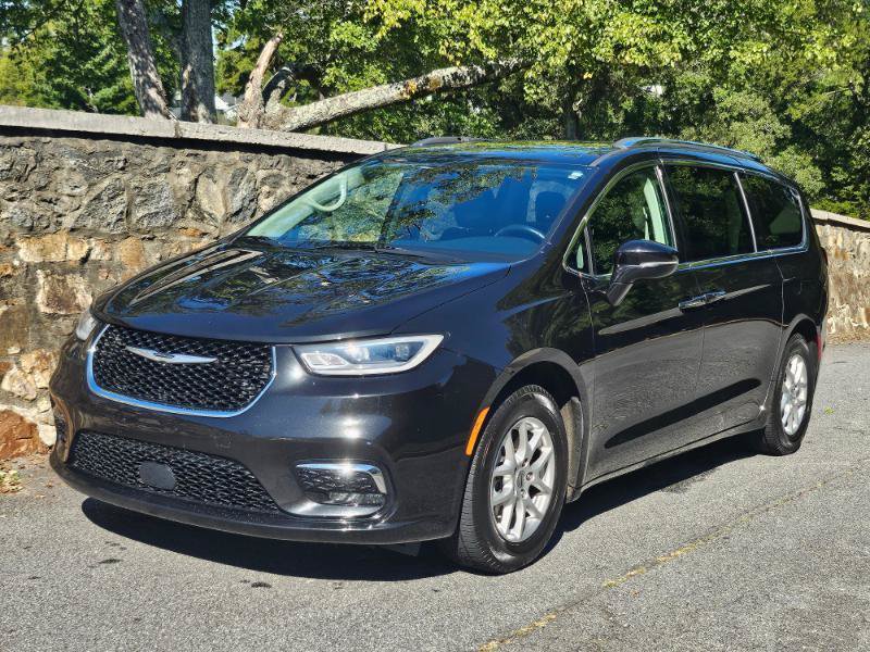 Used 2021 Chrysler Pacifica Touring-L FWD image 12